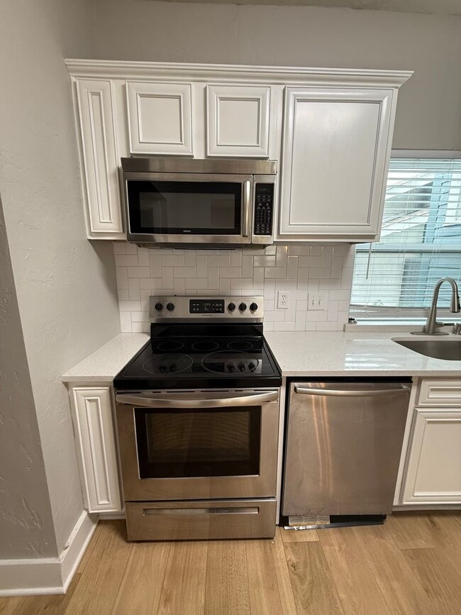 Building Photo - Remodeled Charmer in the Urban Core – Fres...