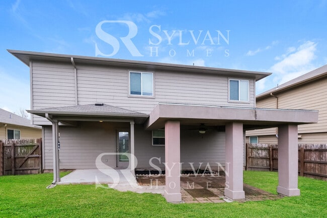 Building Photo - Coming HOME never felt so good!