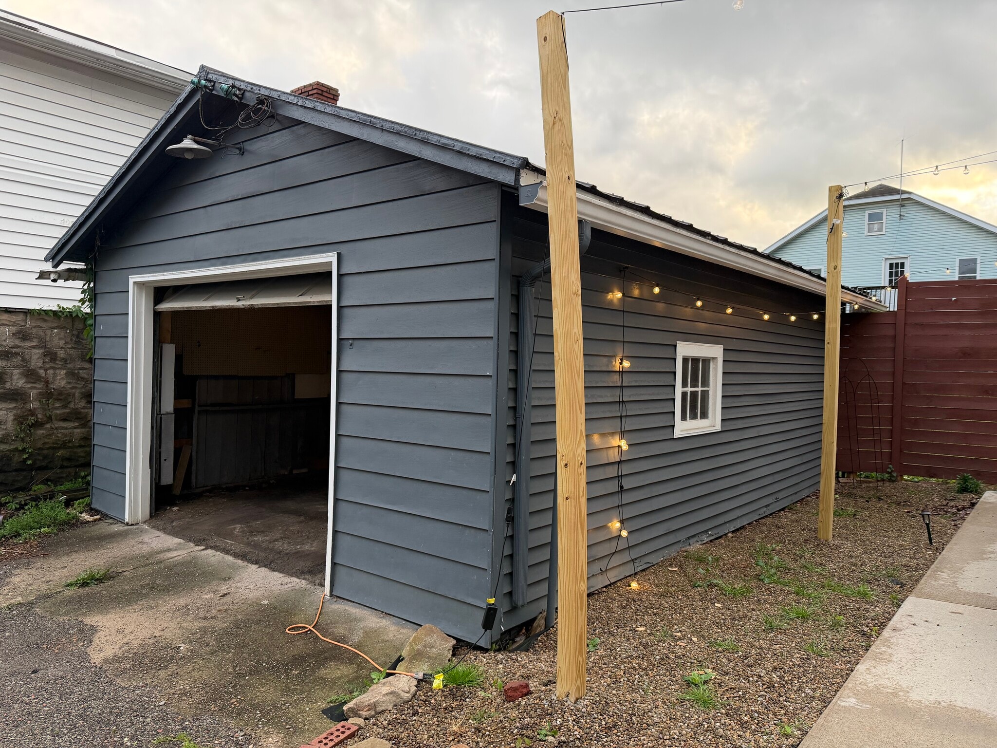 Building Photo - 148 E Elm St