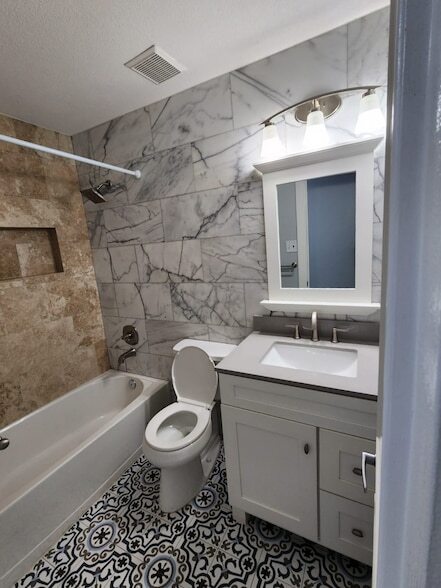 Building Photo - 15506 Red Pine Ridge Way