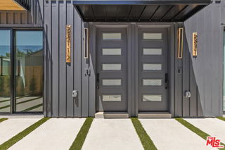 Building Photo - 5841 Kester Ave