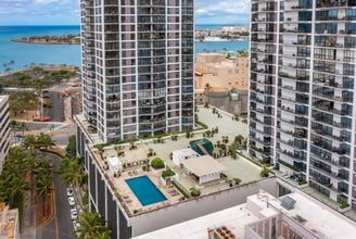 Building Photo - Downtown Honolulu Condo - AC . W/D . Full Kitchen