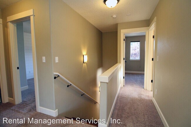 Building Photo - 3 br, 2.5 bath House - 866 N Farragut St