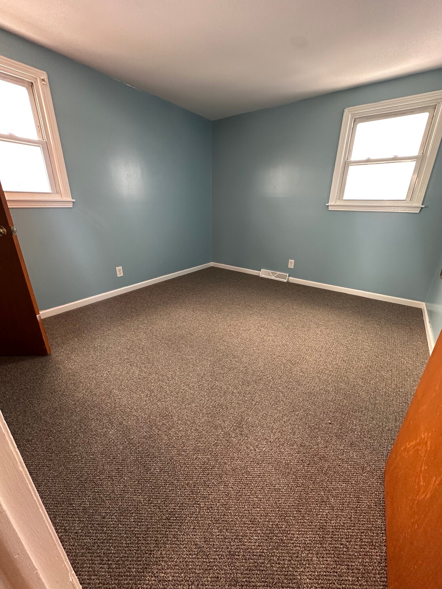 Building Photo - 48 S Bellevue Ave