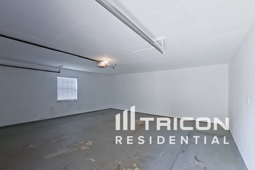 Building Photo - 7940 Bermejo Rd