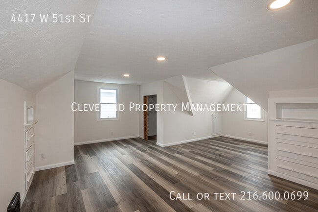 Building Photo - 4417 W 51st St
