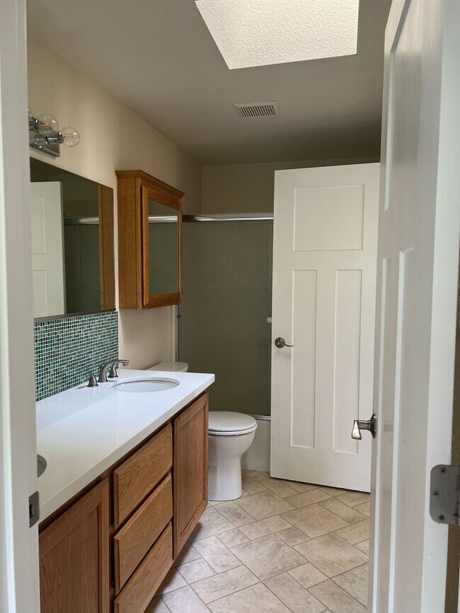 Building Photo - Mckinleyville 2 Bedroom Duplex