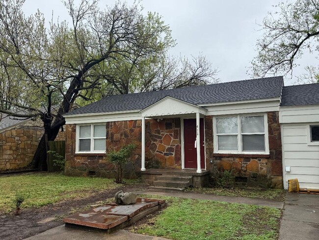 Primary Photo - Available NOW! 2 Bed Plus Bonus Room 1 Bat...
