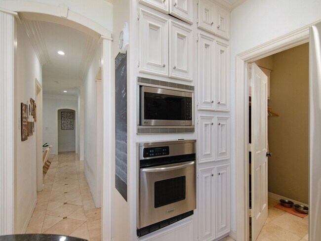 Building Photo - 25 Cokeberry St