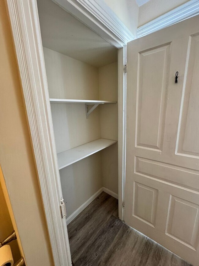 Building Photo - 301 N Catherine St