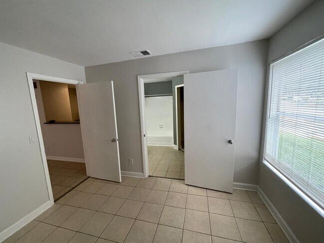 Building Photo - 4708 Walden Cir
