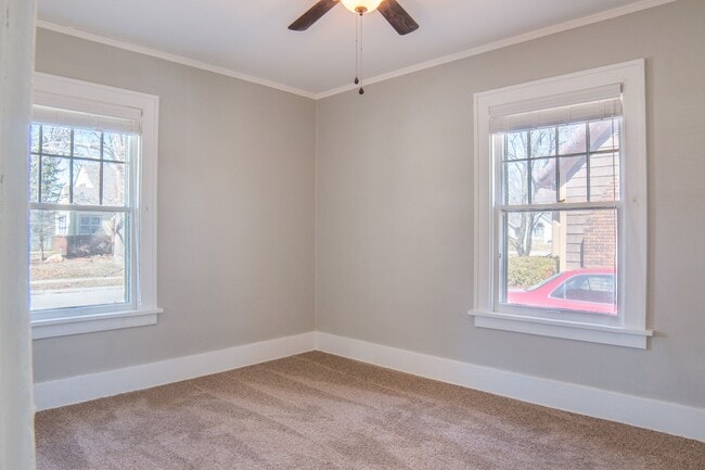 Building Photo - Three Bedroom Two Bathroom House For Rent