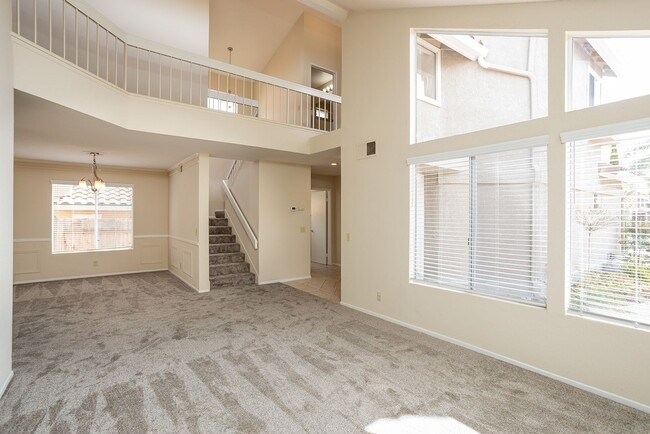 Building Photo - Beautiful Home In Coveted Rancho Del Oro!