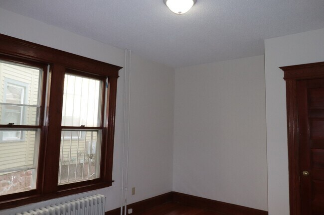 Building Photo - 103-105 Lincoln St / Owen Properties, LLC