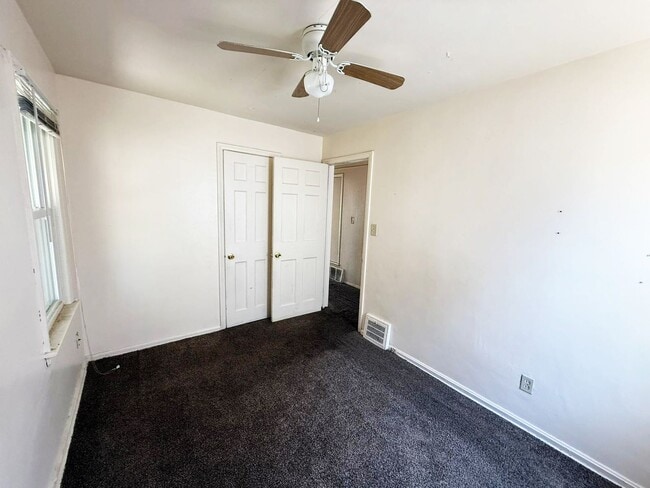 Primary Photo - 3 BED 1 BATH BEAUTIFUL SINGLE FAMILY HOME ...