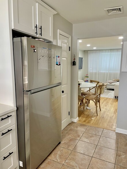 All Samsung Stainless Steel appliances. Able to connect appliances on Samsung home via Wifi - 100 Lakeview Ave