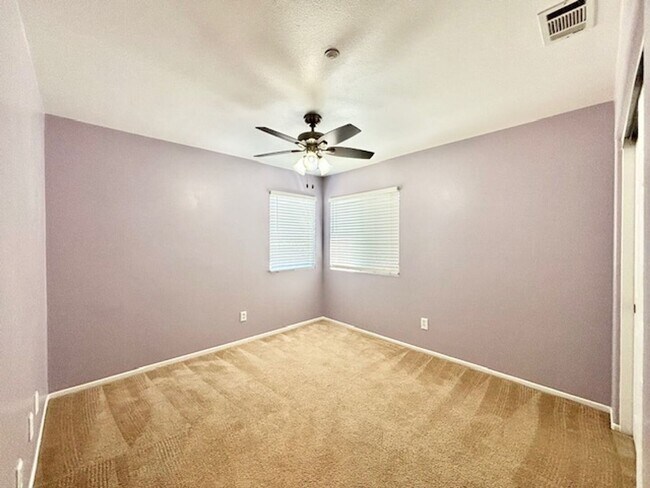 Building Photo - Oxnard | Seabreeze Gated Community | 3 Bedroom + 2.5 Bathroom | Corte Las Holas