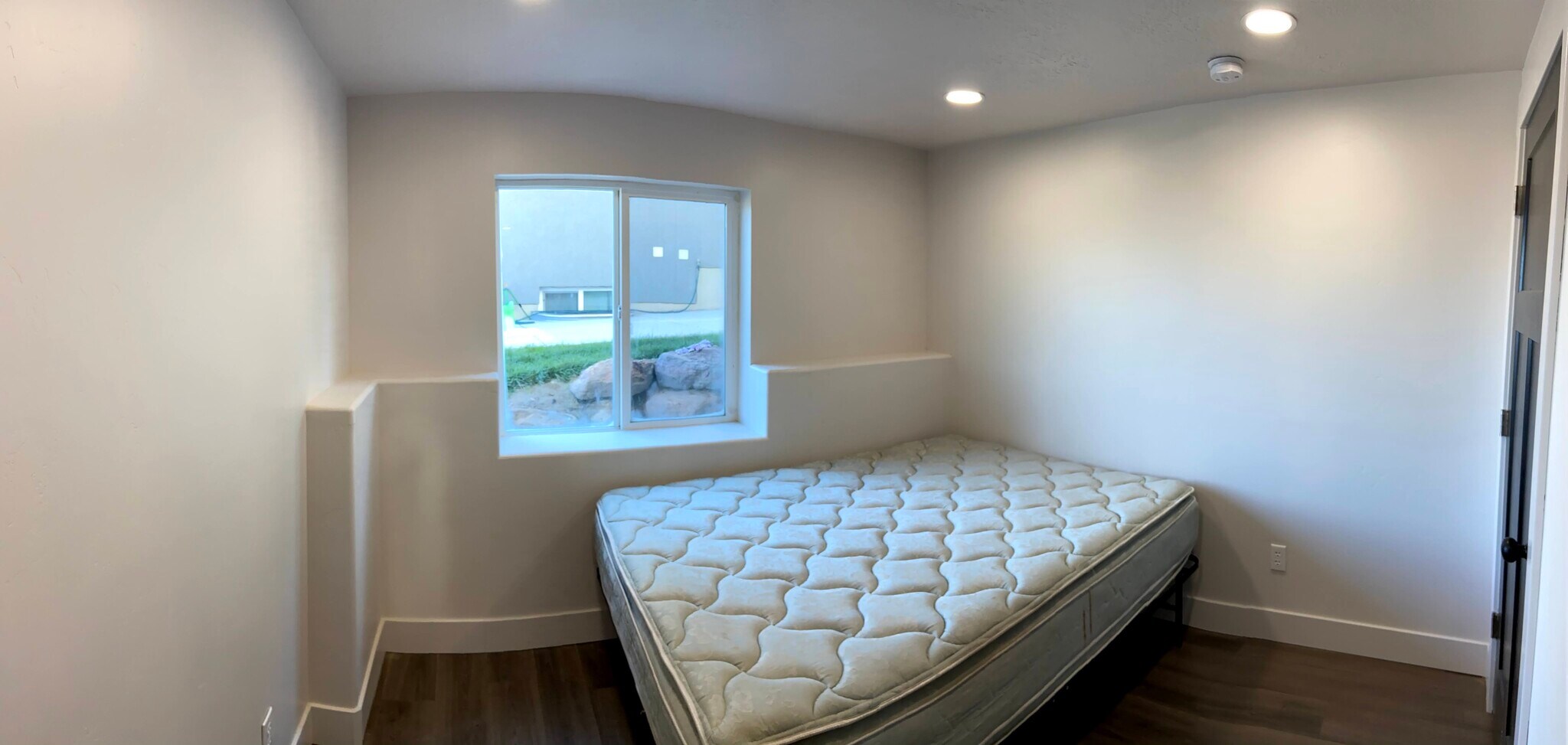 Building Photo - 4941 E Silver Ridge Rd