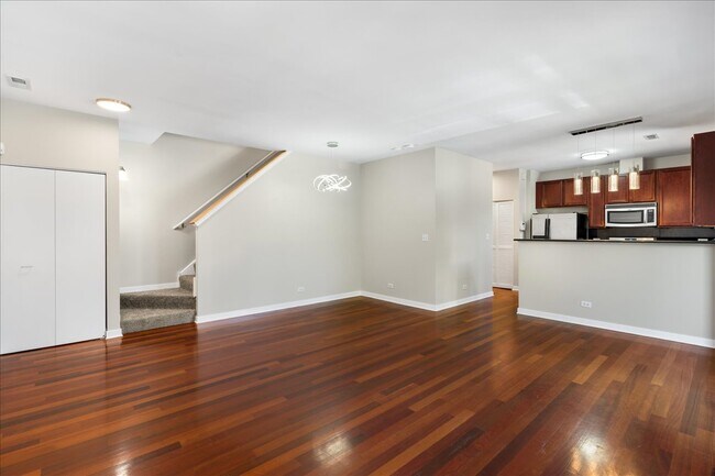 Building Photo - 803 E 41st St
