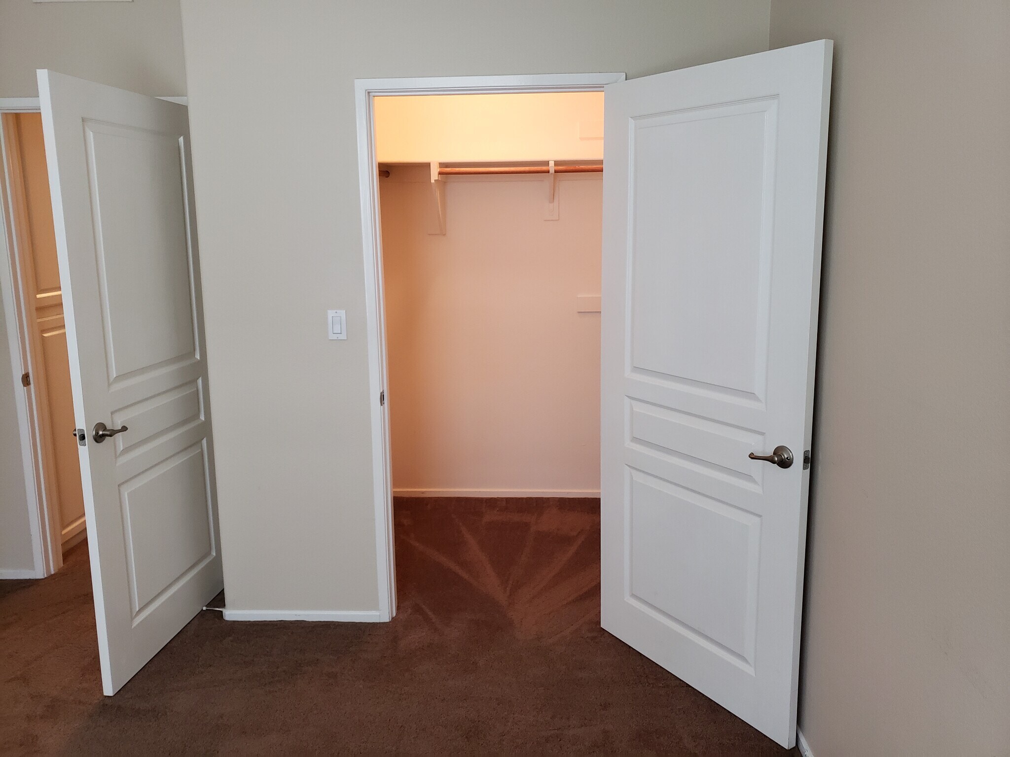 Walk in closet - 2264 Watermarke Pl