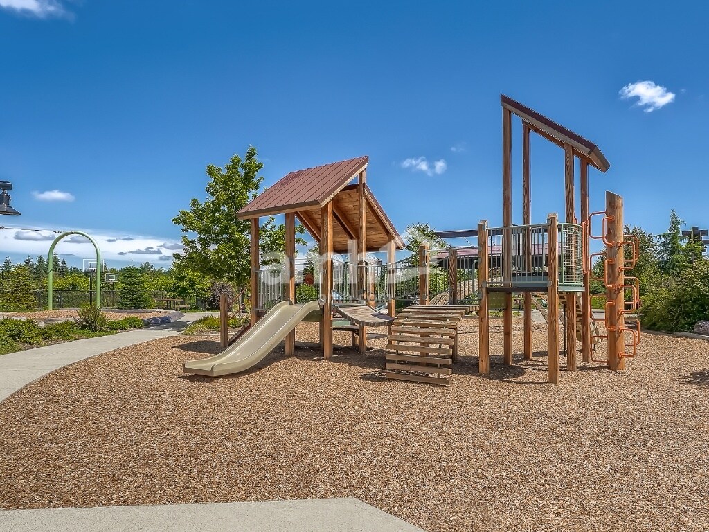Building Photo - 32971 Lookout Ln