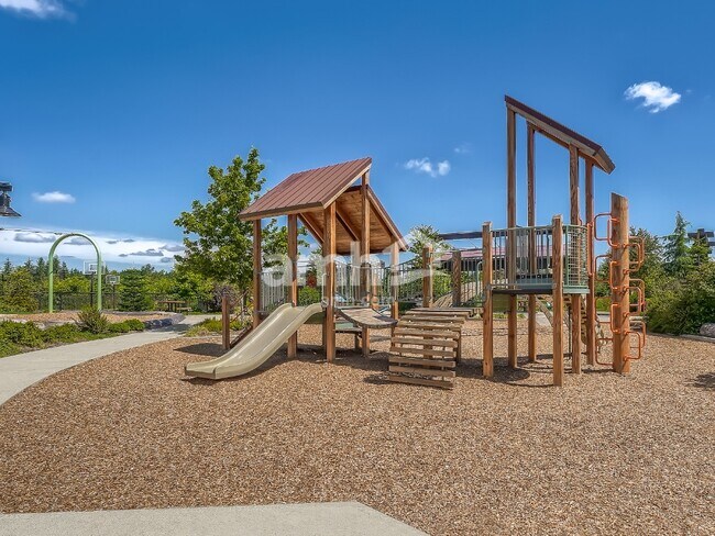 Building Photo - 33013 Lookout Ln