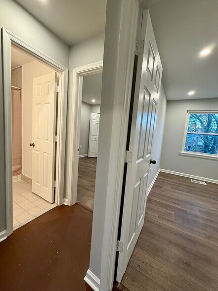 Building Photo - 238 Stevenson Sq