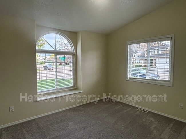 Building Photo - 2252 N Oconner Ave