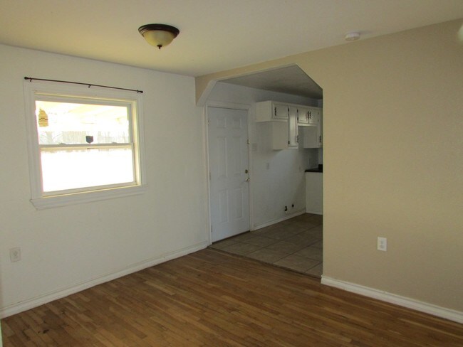 Building Photo - 3135 N Dixie Blvd