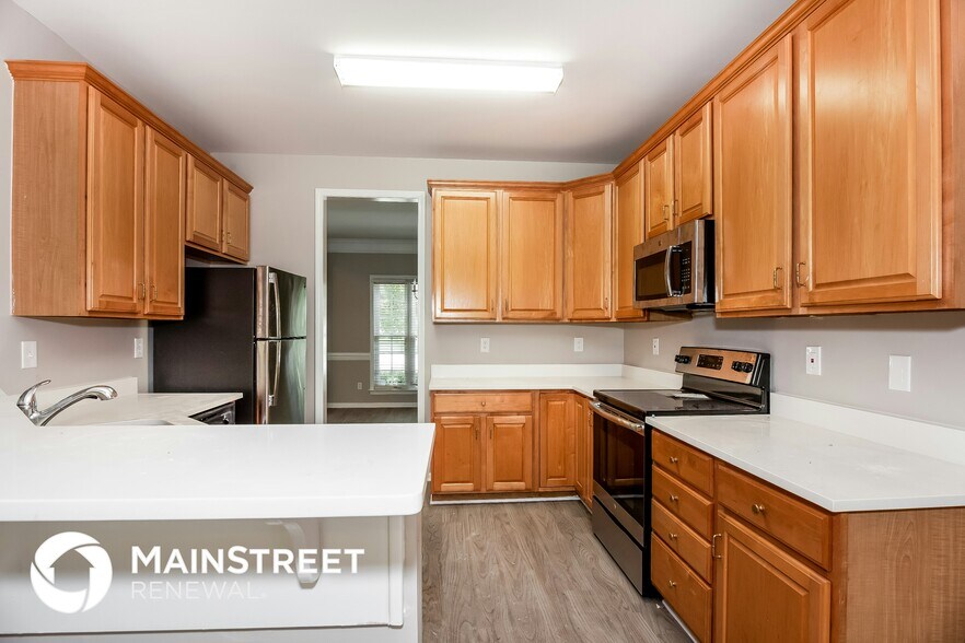 Building Photo - 2304 Coneflower Dr