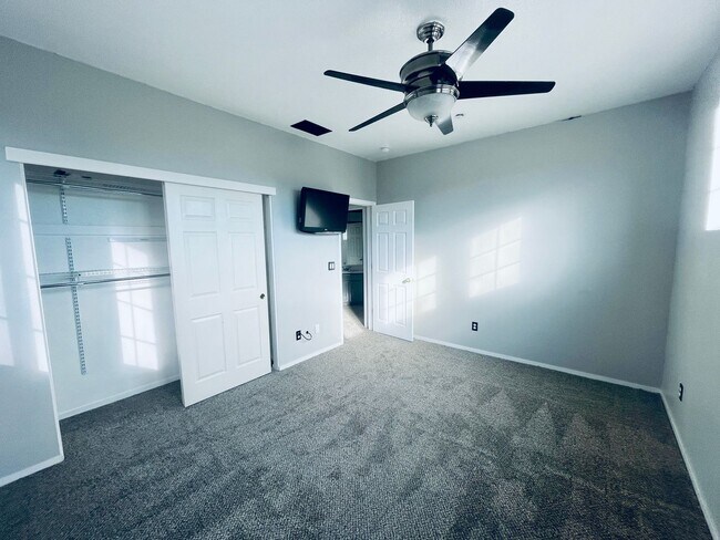 Building Photo - Stunning SOLAR Home with Heated Pool / Spa...