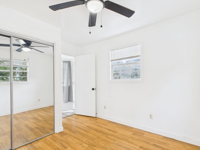 Building Photo - Cozy Guest House