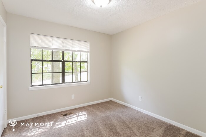 Building Photo - 6860 Markham Dr