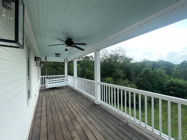 Building Photo - 14 Ledge Rock Ct