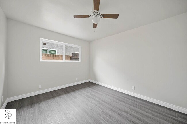 Building Photo - "Charming 2-Bed Sanctuary in the Heart of Downey – Your Ideal Urban Retreat Awaits!"