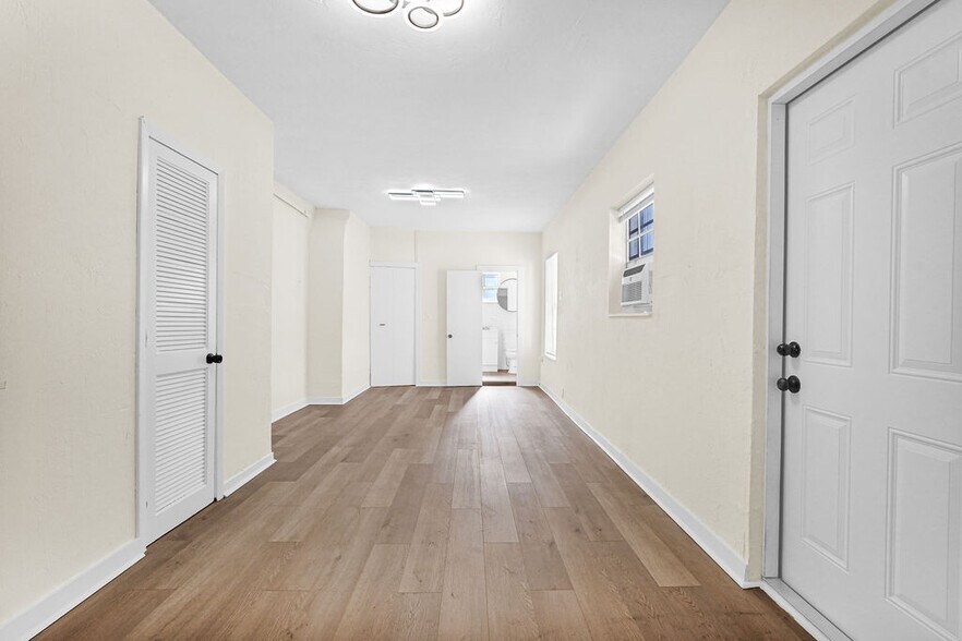 Building Photo - 47 NW 45th Ave