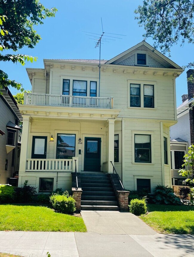 Primary Photo - 2508 Capitol Ave