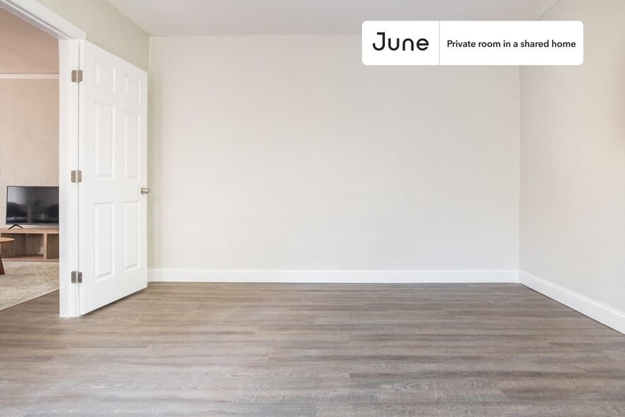 Building Photo - Room in Shared 4 bed/2 bath home