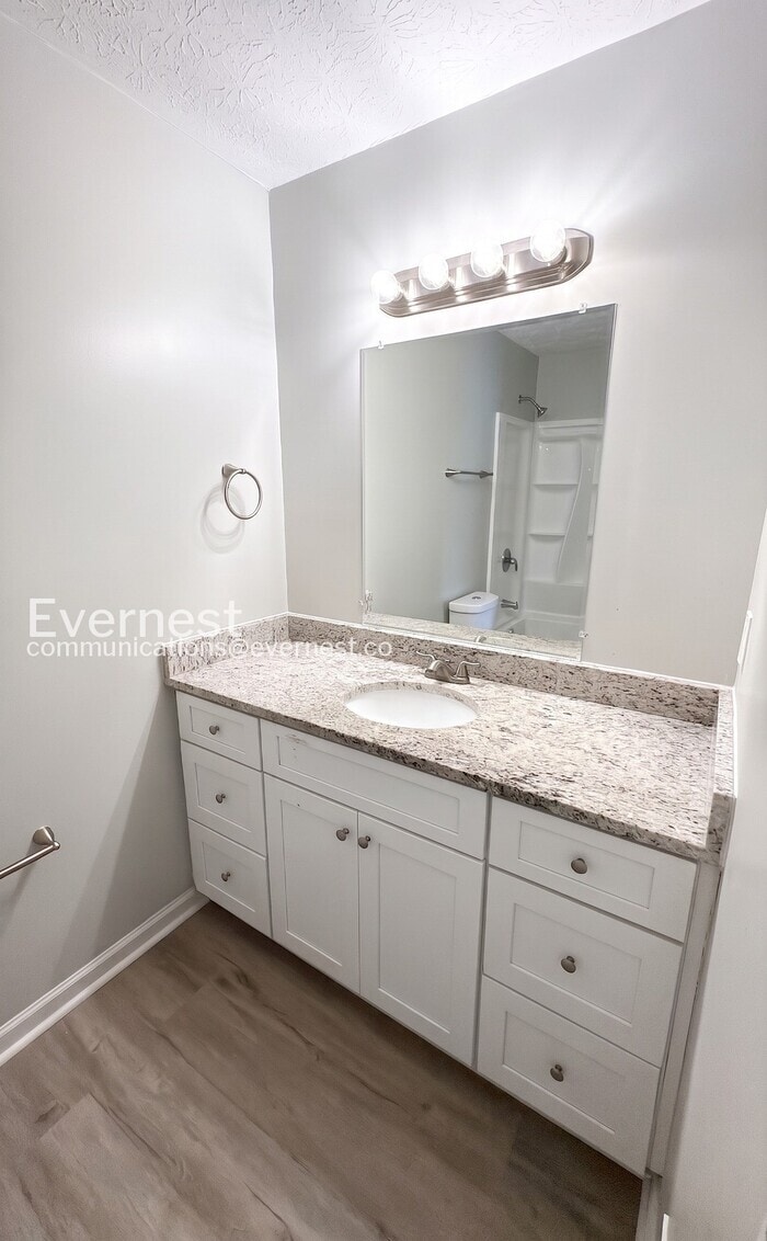 Building Photo - 102 Palisades Pointe
