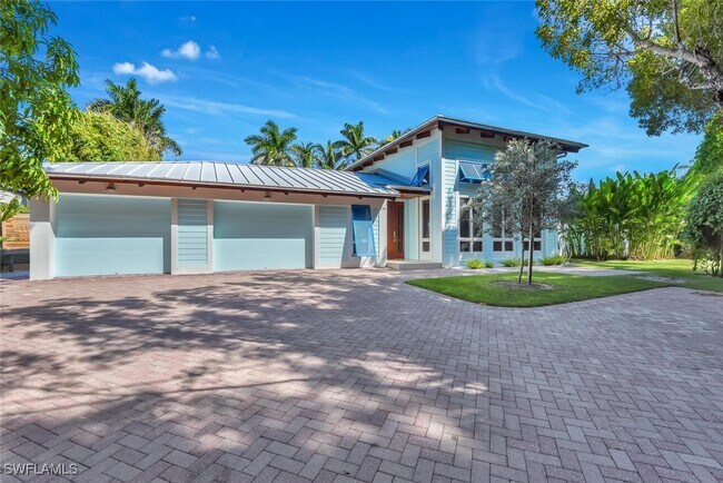 Building Photo - 795 18th Ave S