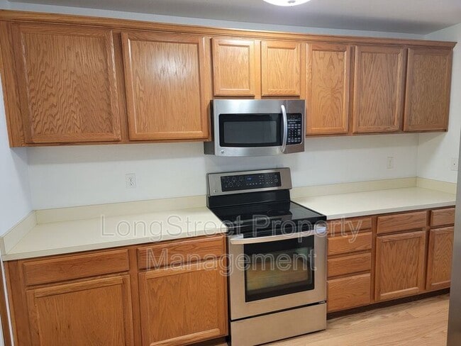 Building Photo - 3121 NE Flintlock Pl