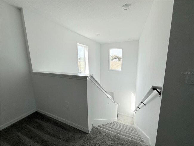 Building Photo - 3809 NE 32nd Ct