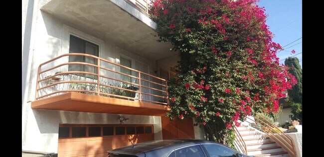 SEPERATE/PRIVATE ENTRANCE - 4521 Bend Dr