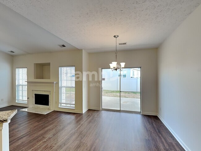 Building Photo - 432 Creekside Ln