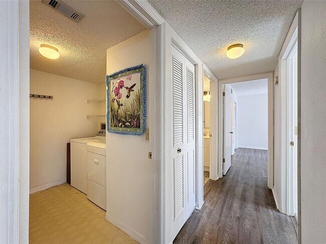 Building Photo - 12218 Fox Chase Dr