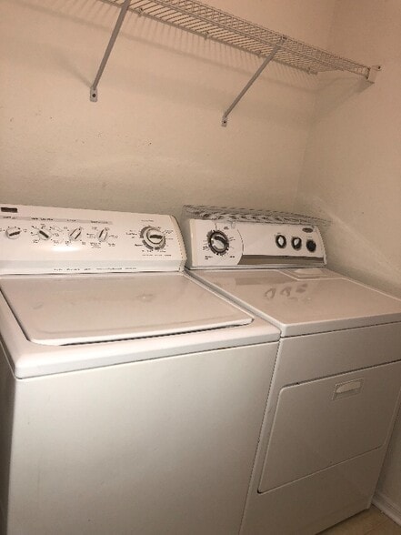 Building Photo - 36027 Deer Creek Dr