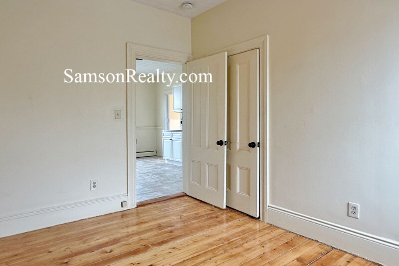 Building Photo - 669 Wickenden St