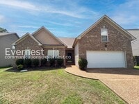 Building Photo - 3-Bed/2-Bath Home with Fireplace and 2-Car Garage/Available Now!