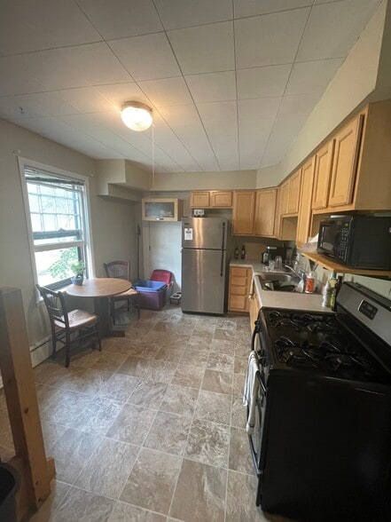 Kitchen - 3300 Dupont Ave S