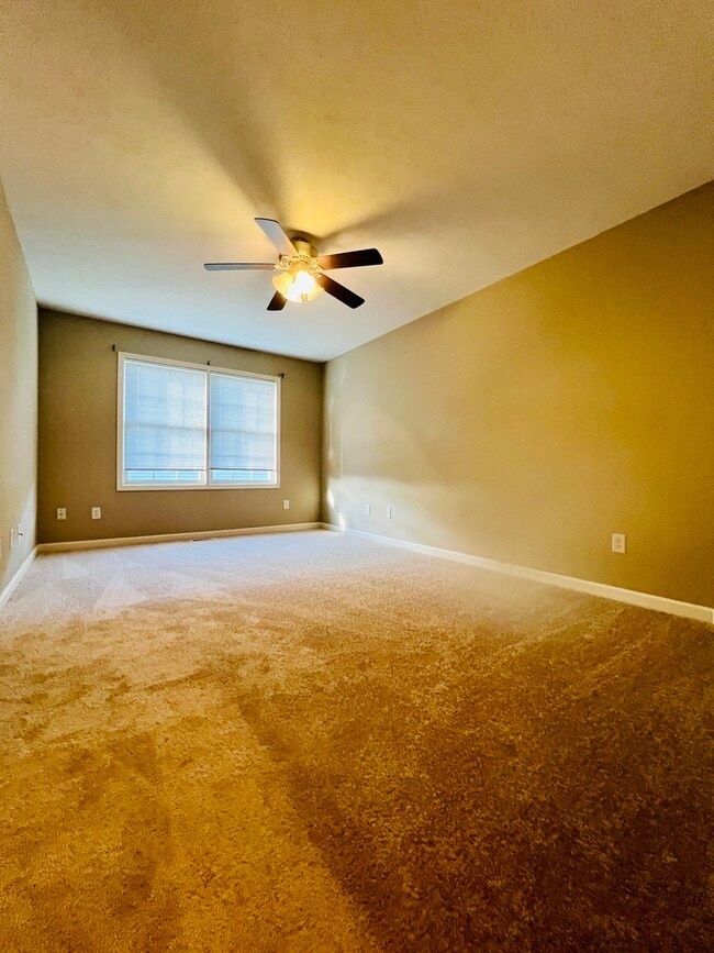 Building Photo - 1112 Ekstam Dr